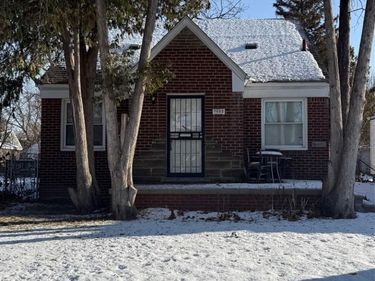7682 Piedmont Street, Detroit, MI 48228