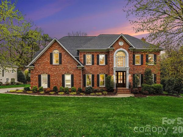 8710 Oakthorpe Drive, Charlotte, NC 28277