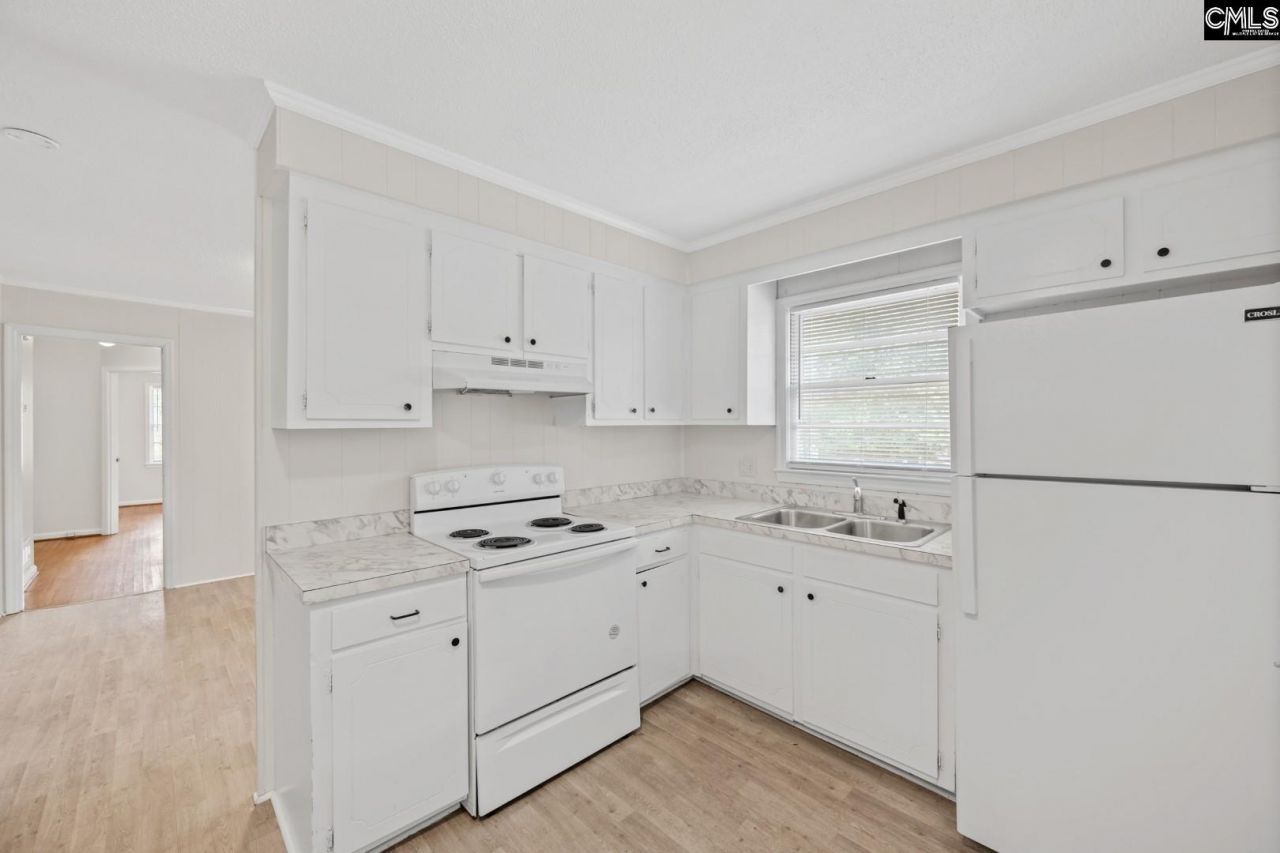 504 Harmon Street Photo 11