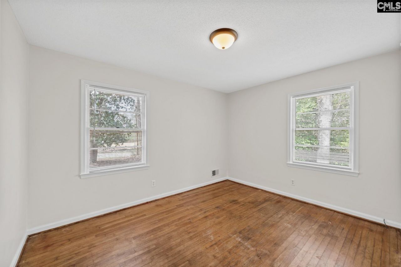 504 Harmon Street Photo 17