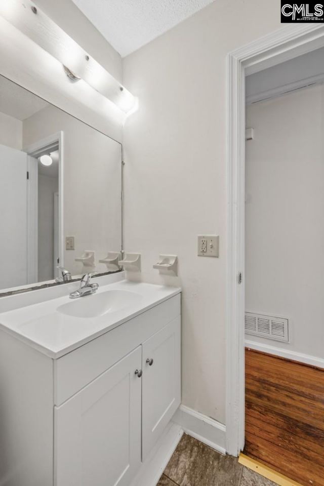 504 Harmon Street Photo 21