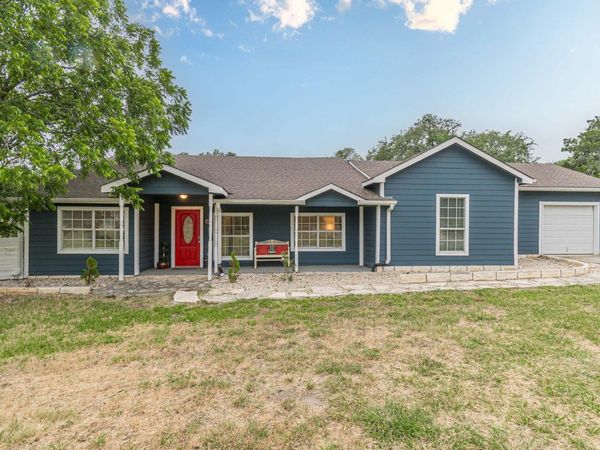 560 Persimmon PASS, Fischer, TX 78623