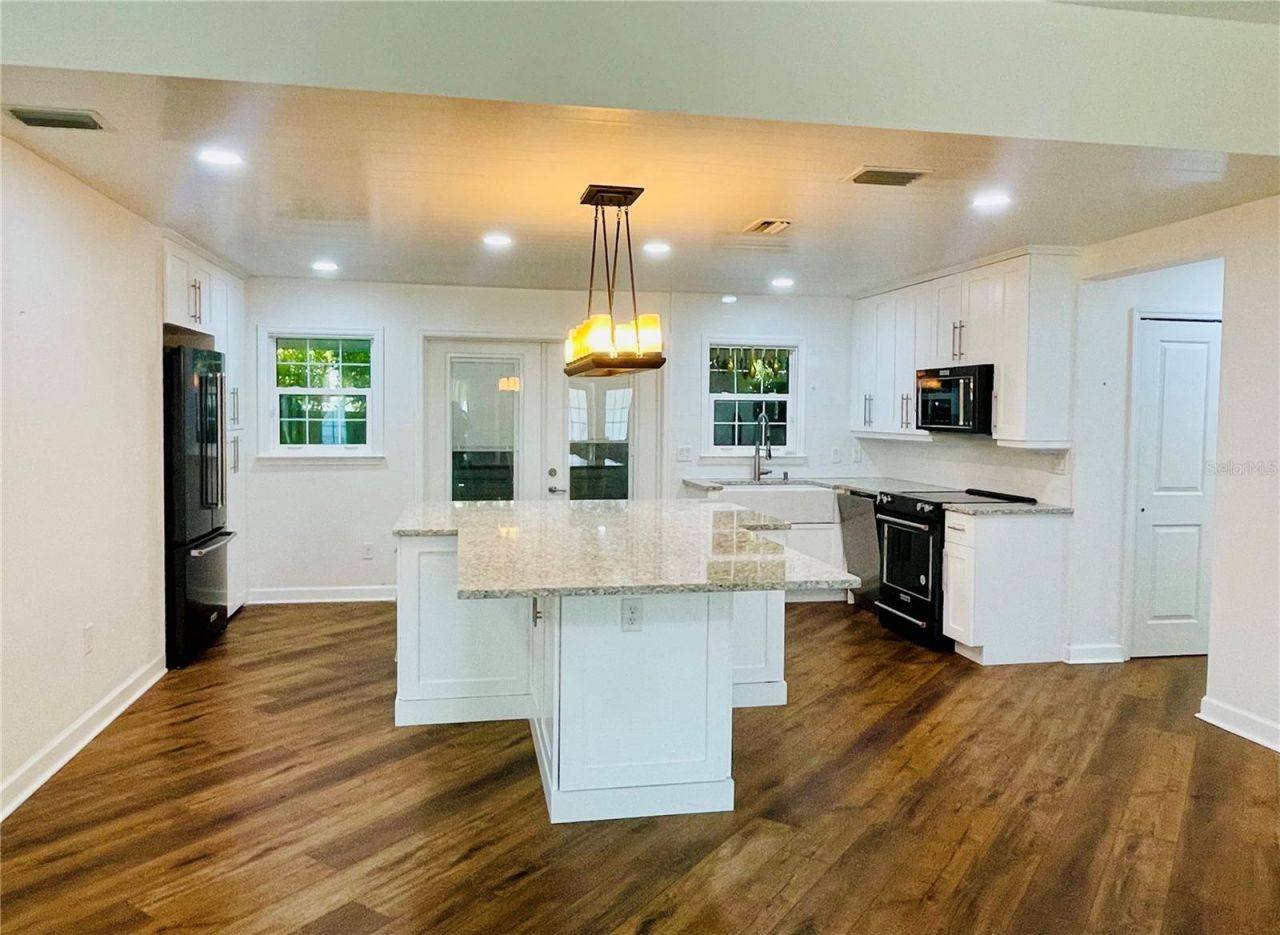 1330 S Jefferson Avenue, Sarasota, FL 34239 Photo