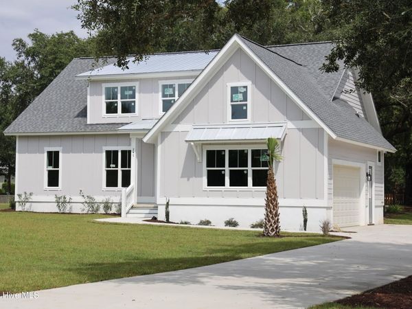 247 Tumbling Brook Lane , Holly Ridge, NC 28445