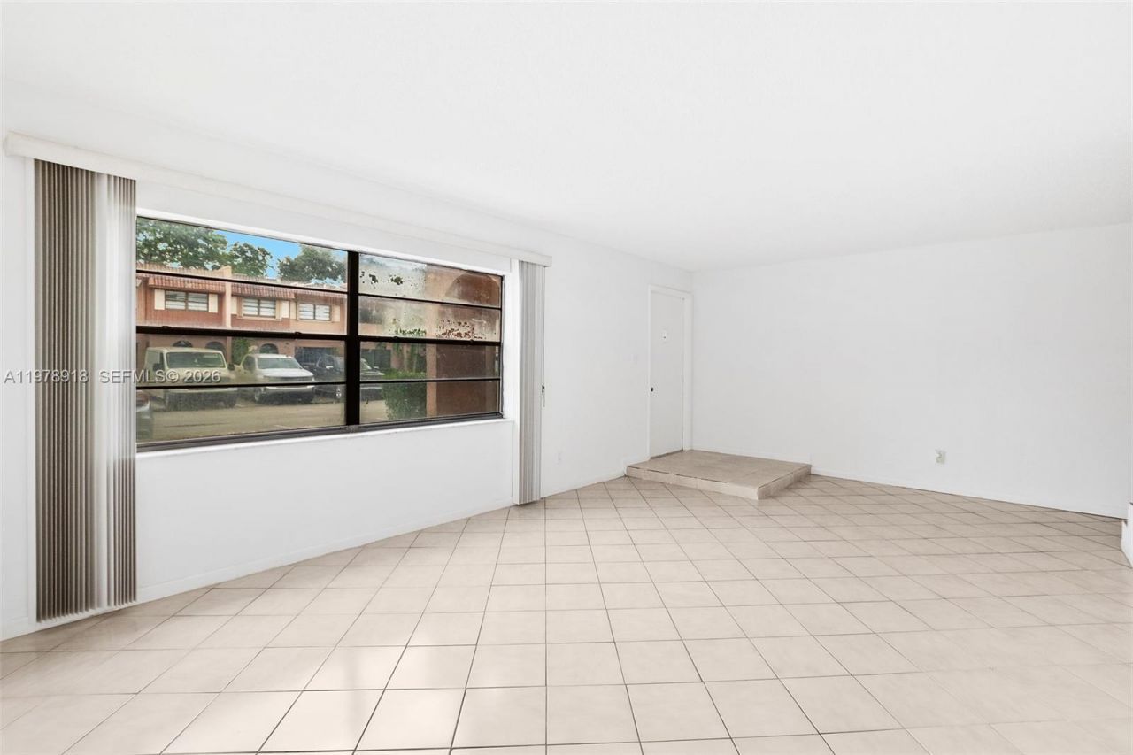 50 Matador Ln , Unit 3-23, Davie, FL 33324 Photo