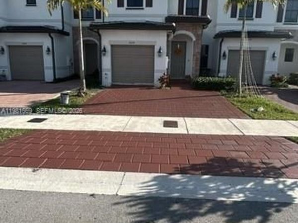 3354 W 112th St , Unit 3354, Hialeah, FL 33018