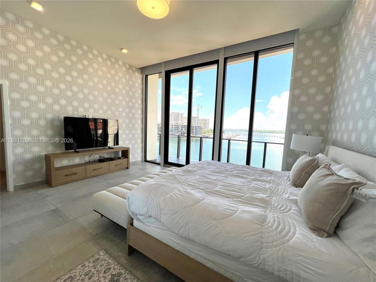 3581 E Glencoe St, Unit 601, Miami, FL 33133 Photo