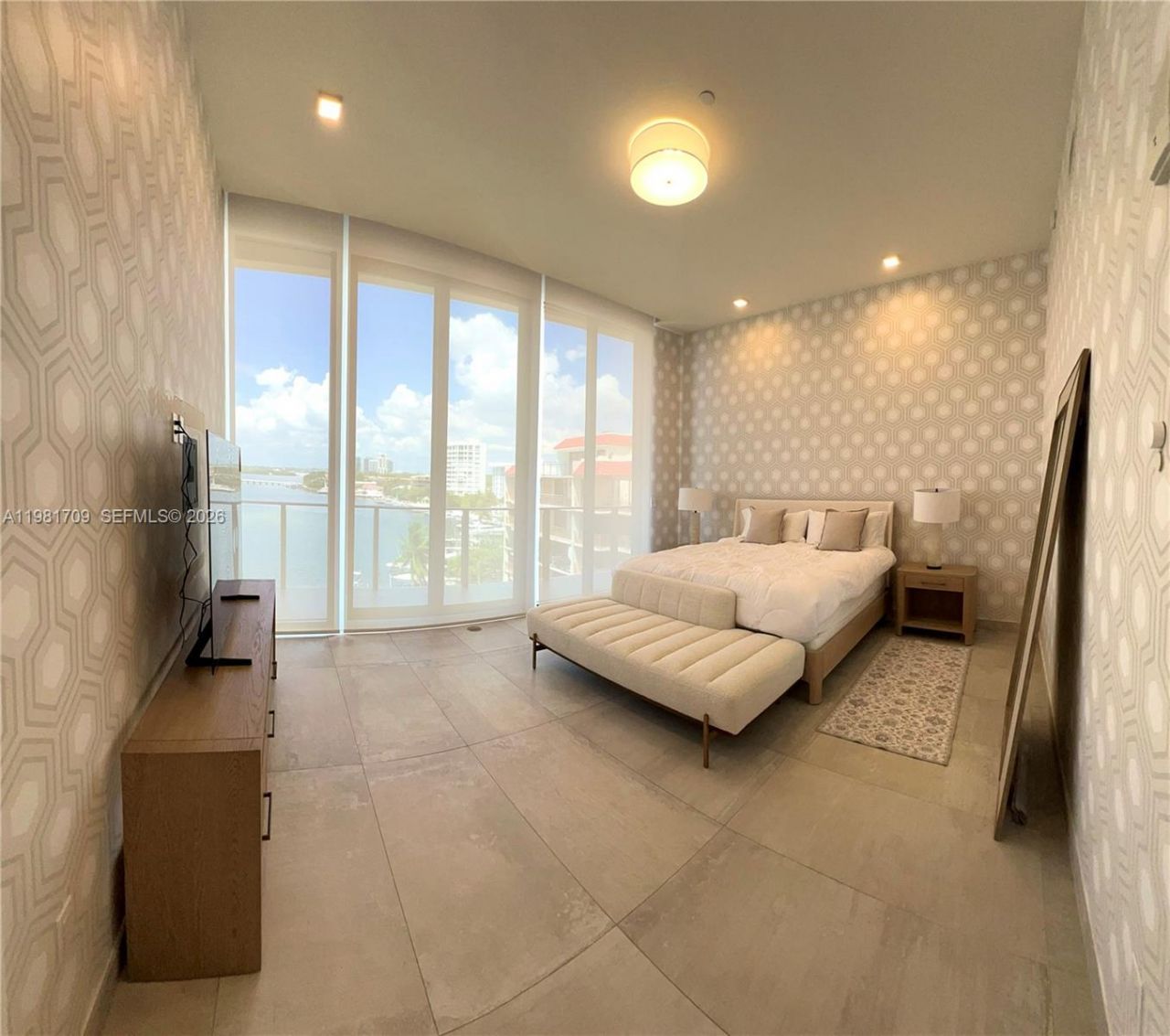 3581 E Glencoe St, Unit 601, Miami, FL 33133 Photo