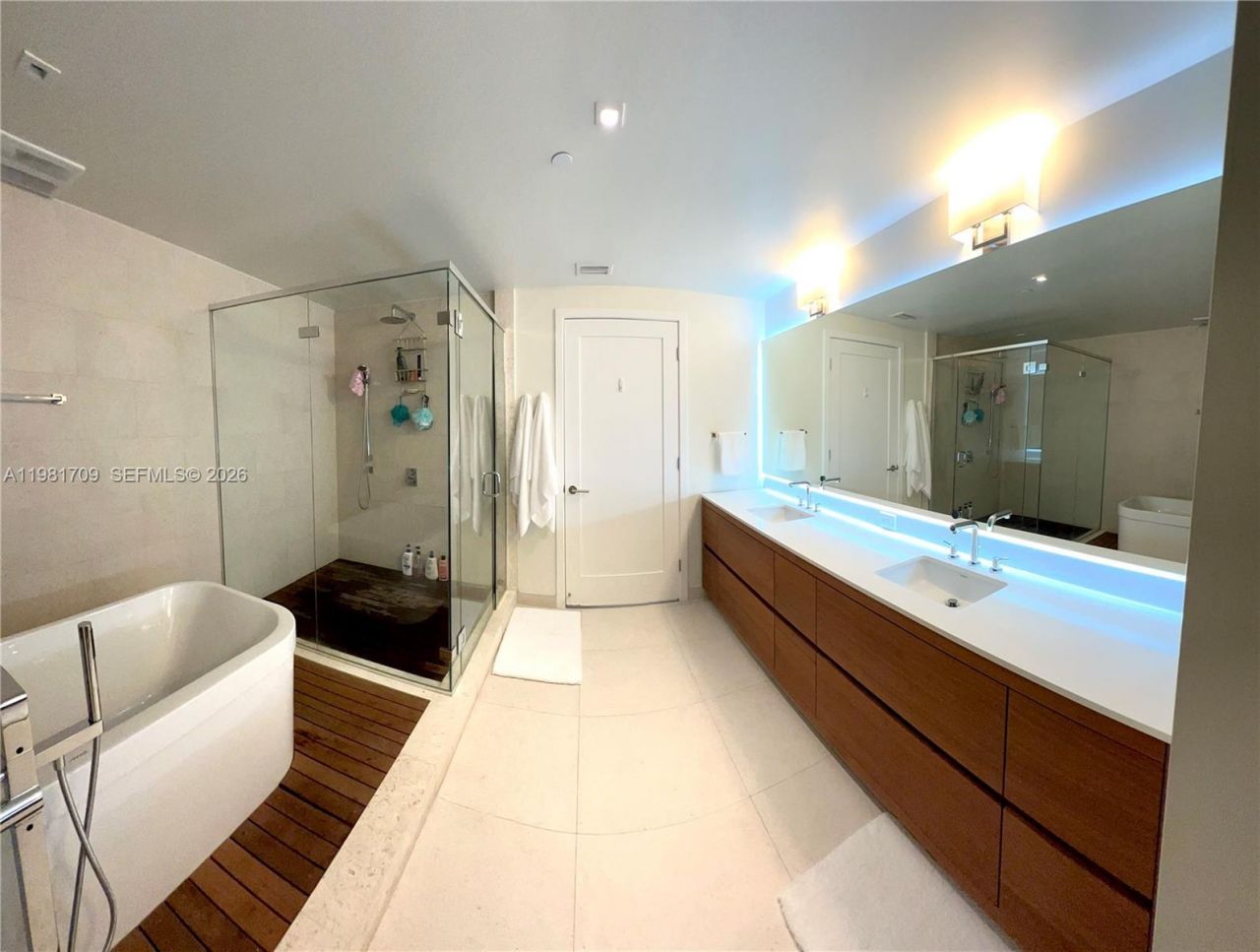 3581 E Glencoe St, Unit 601, Miami, FL 33133 Photo