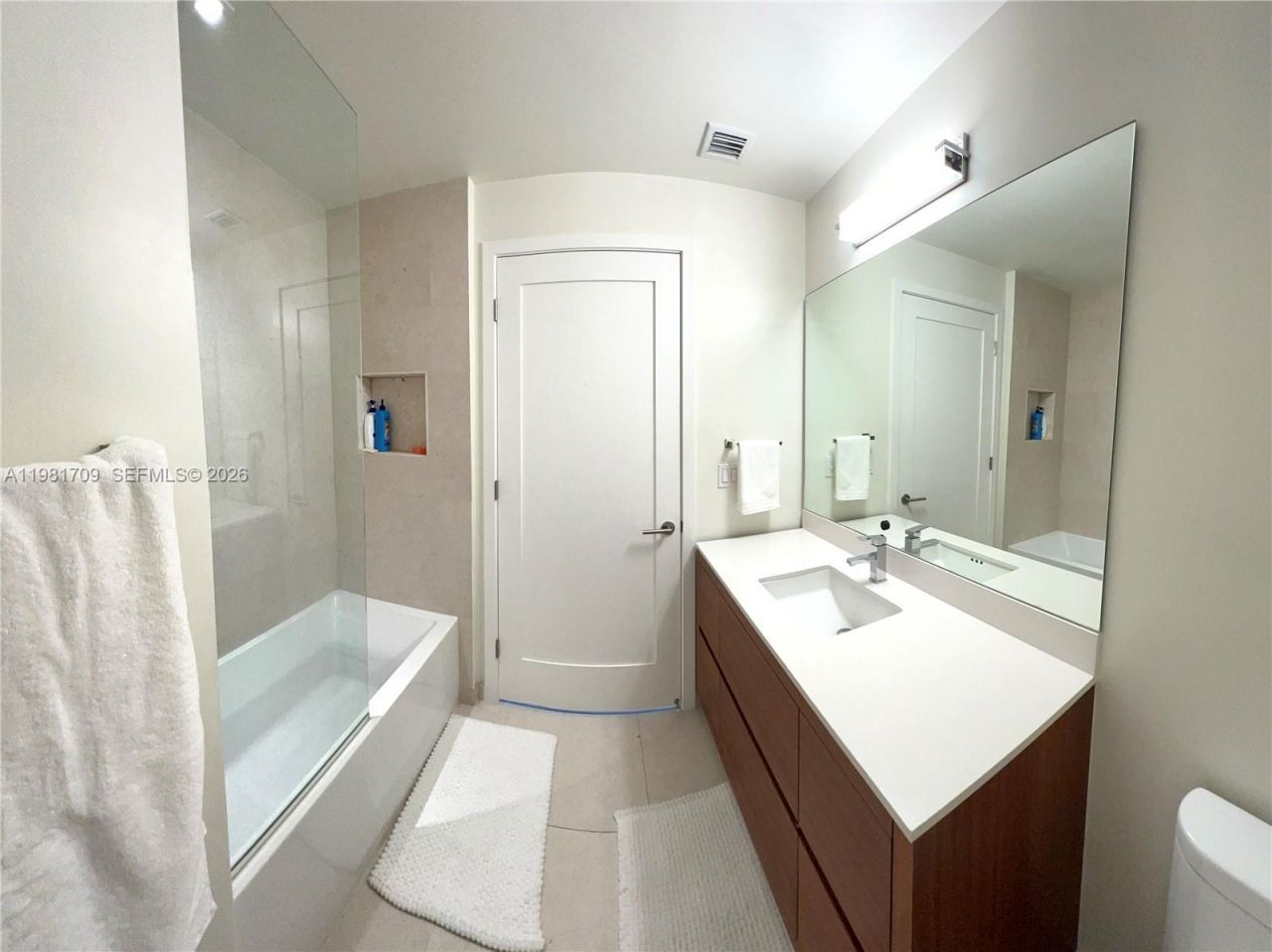 3581 E Glencoe St, Unit 601, Miami, FL 33133 Photo