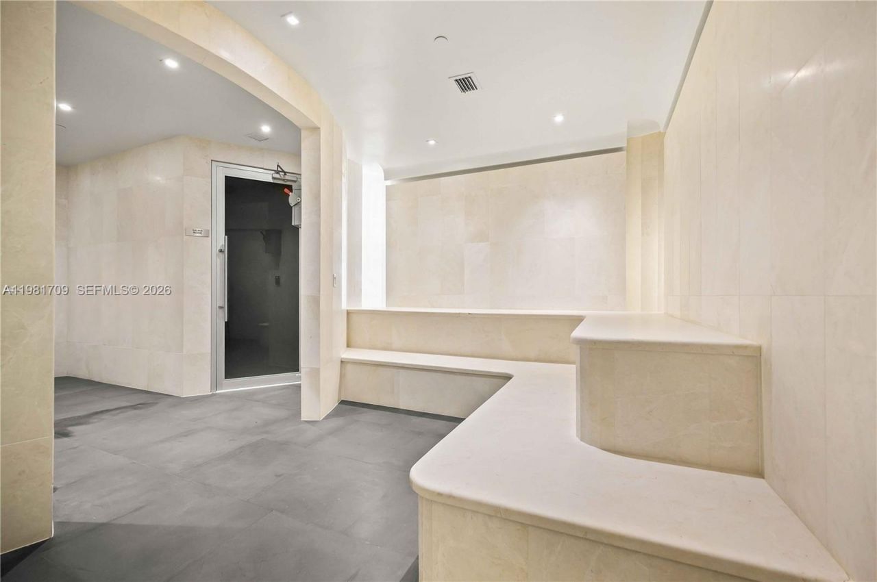 3581 E Glencoe St, Unit 601, Miami, FL 33133 Photo