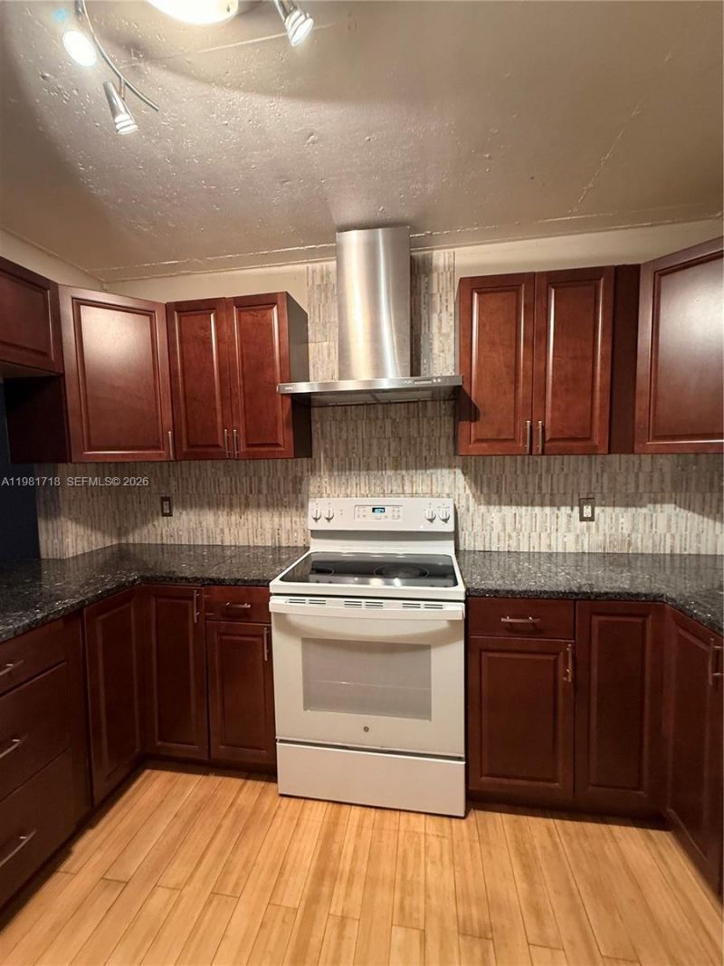 9450 Live Oak Pl , Unit 104, Davie, FL 33324 Photo