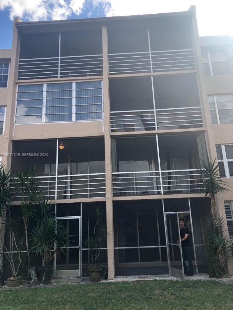 9450 Live Oak Pl , Unit 104, Davie, FL 33324 Photo