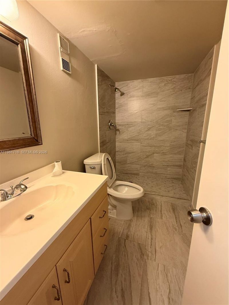 9450 Live Oak Pl , Unit 104, Davie, FL 33324 Photo