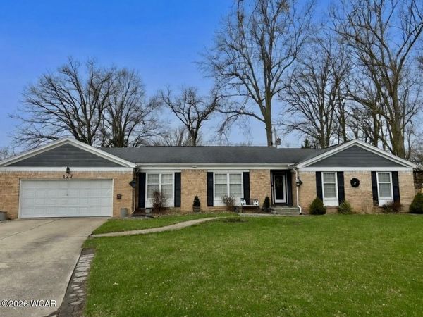127 Cheshire Circle, Lima, OH 45804