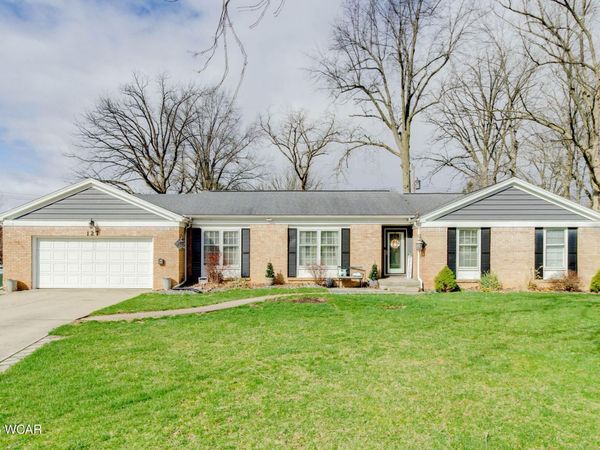 127 Cheshire Circle, Lima, OH 45804