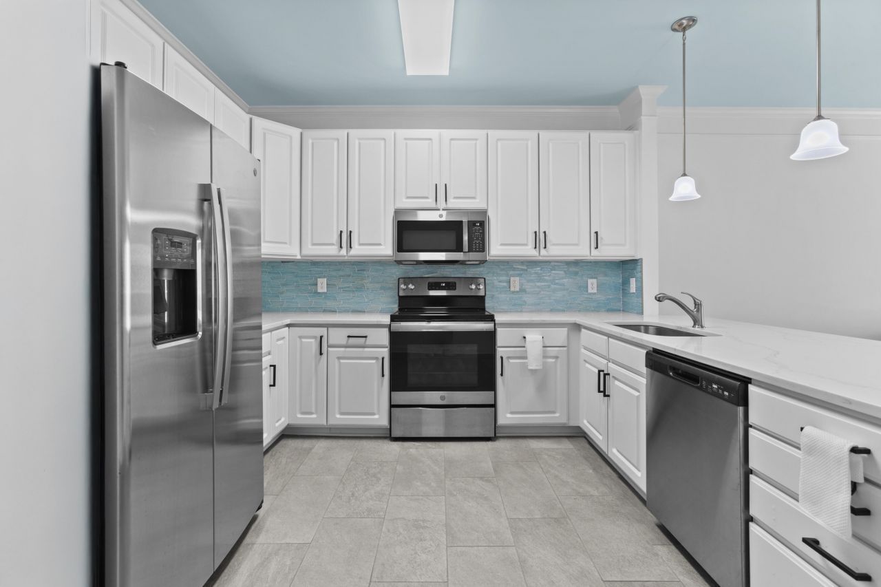 1025 Riverland Woods Place Photo 4