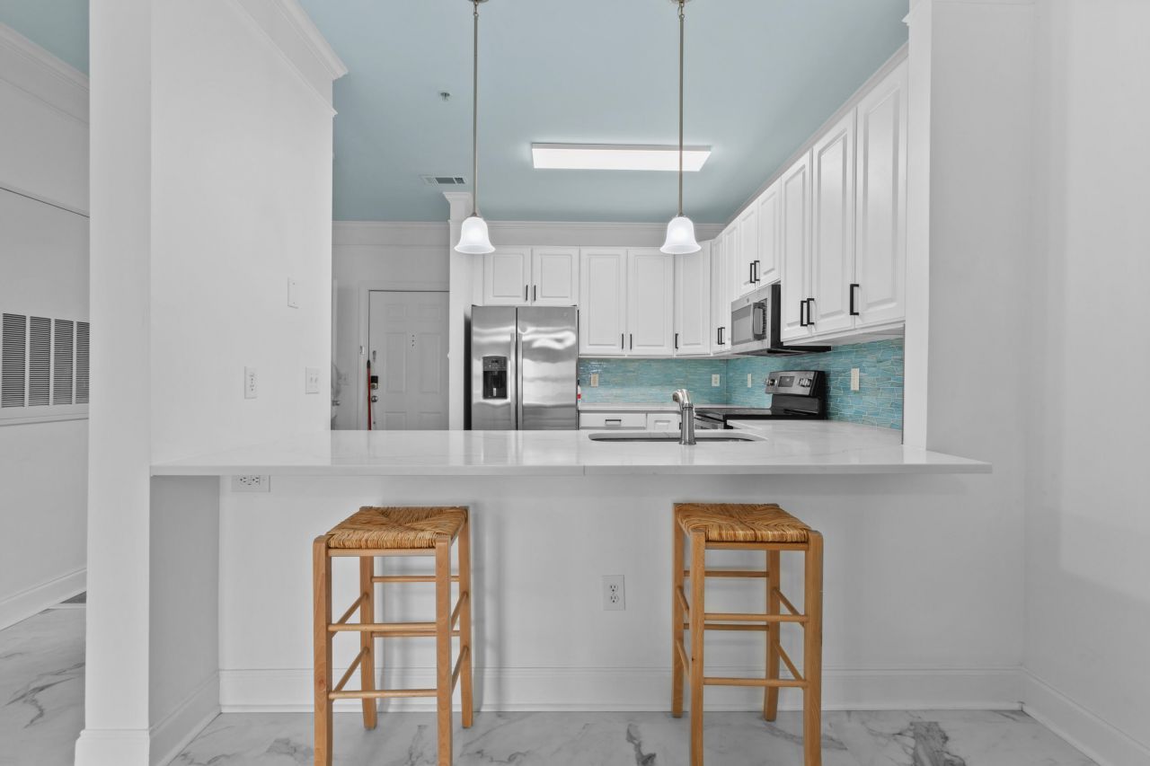 1025 Riverland Woods Place Photo 6