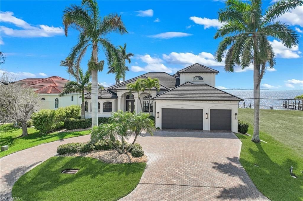 1028 Dolphin Dr , Cape Coral, FL 33904 Photo