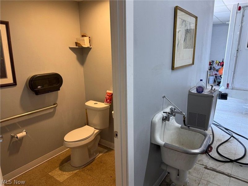 4633 Northfield Road, North Randall, OH 44128 Photo 6