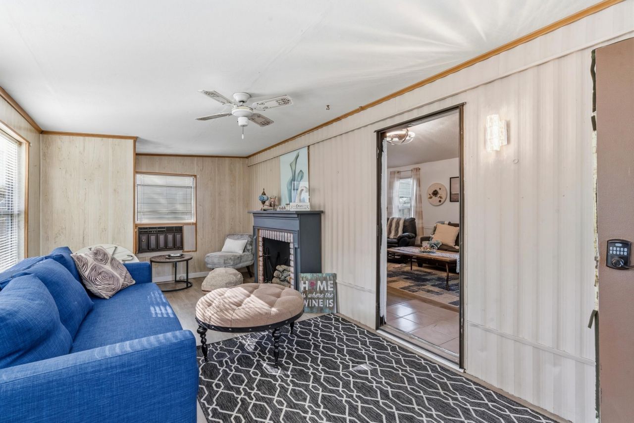 154 Crooked Island Circle Photo 11