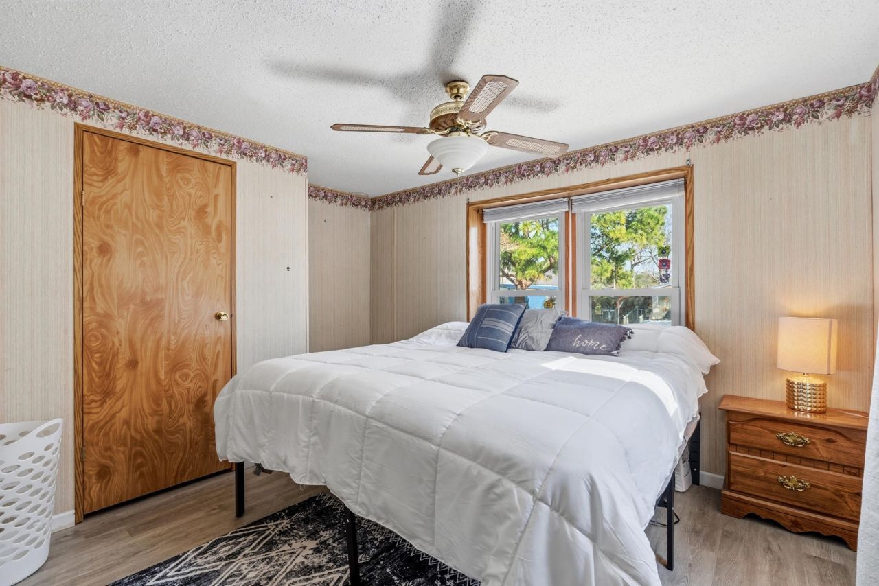 154 Crooked Island Circle Photo 12