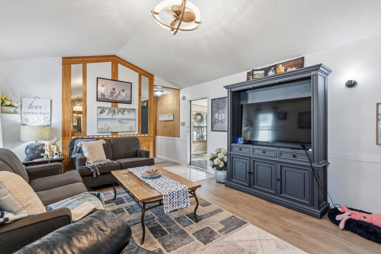 154 Crooked Island Circle Photo 16