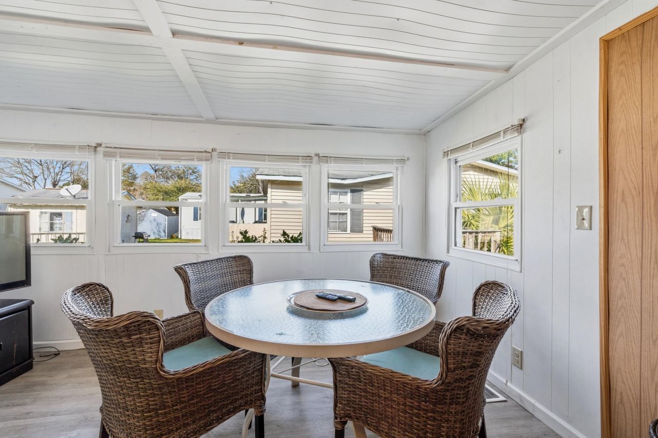 154 Crooked Island Circle Photo 5