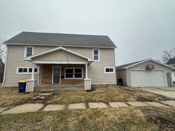 106 West St NW, Blairstown, IA 52209
