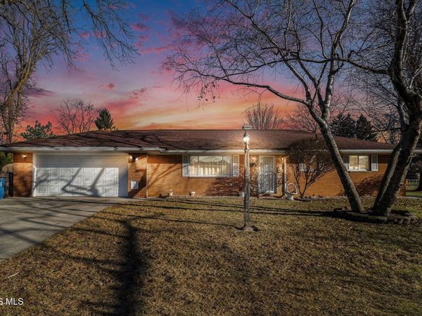 3155 Eastmoreland Drive, Oregon, OH 43616