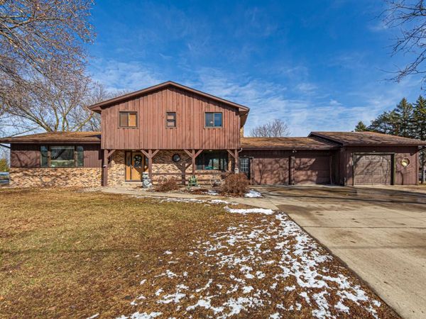 255 W 7th Street, Gibbon, MN 55335
