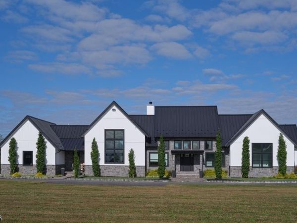 101 Harbourton Woodsville Rd, Hopewell, NJ 08530