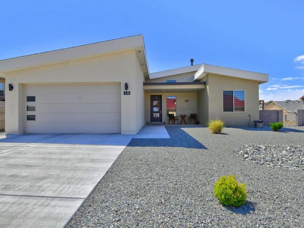 18 Camel Road, Los Lunas, NM 87031