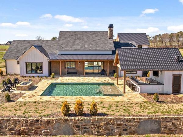 84 Bravo Rivera Way, Ellijay, GA 30536