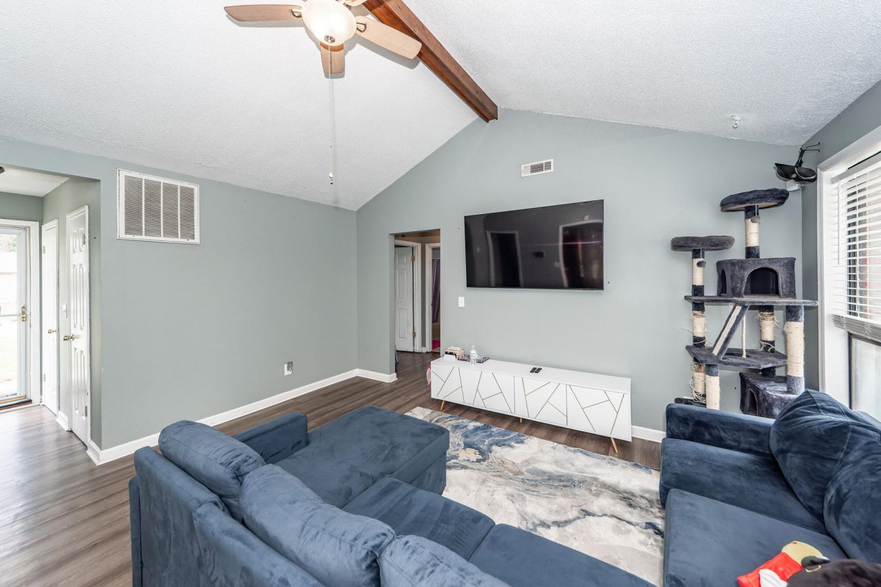 112 Fripp Lane Photo 4