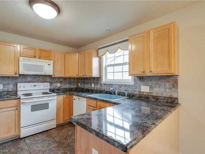 4046 Lindbergh Avenue NW, Canton, OH 44718 Photo 17