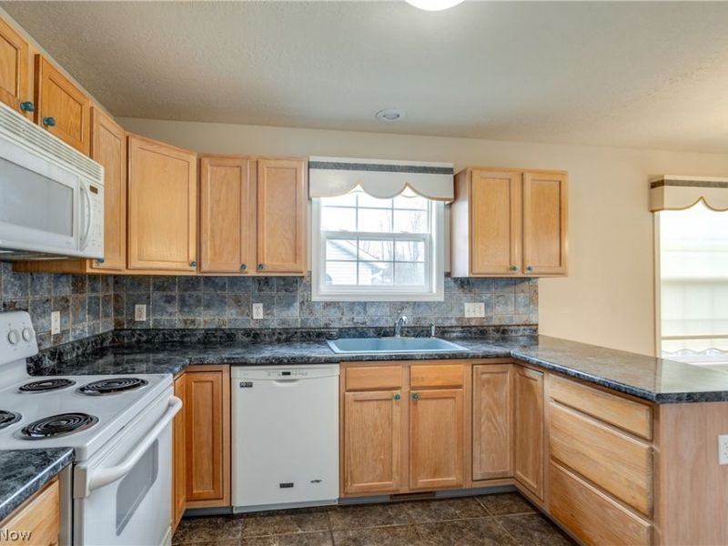 4046 Lindbergh Avenue NW, Canton, OH 44718 Photo 18