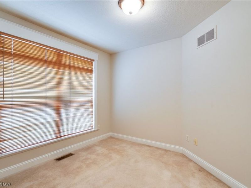 4046 Lindbergh Avenue NW, Canton, OH 44718 Photo 5