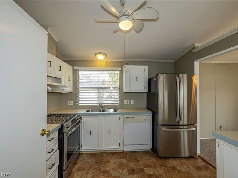 10 Corktree Drive, Olmsted Township, OH 44138 Photo 8