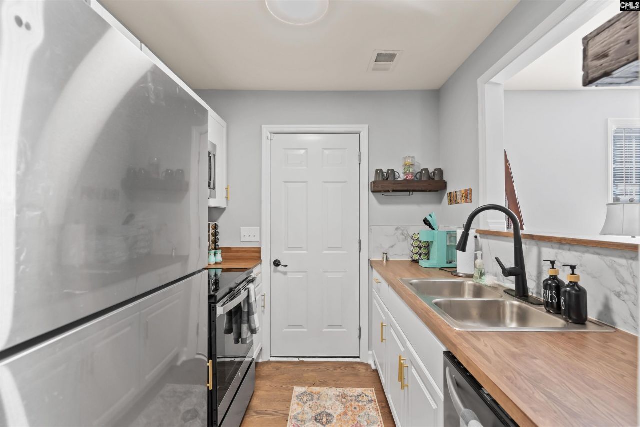 1111 Rumar Street  Photo 11