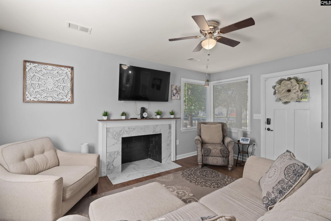 1111 Rumar Street  Photo 9