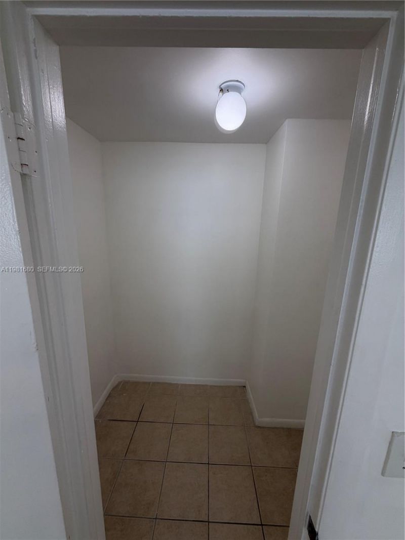 2001 Bay Dr, Unit 204, Miami Beach, FL 33141 Photo