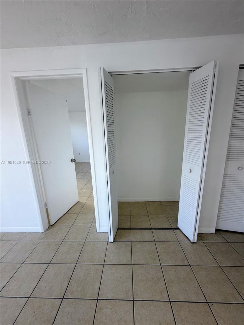 2001 Bay Dr, Unit 204, Miami Beach, FL 33141 Photo