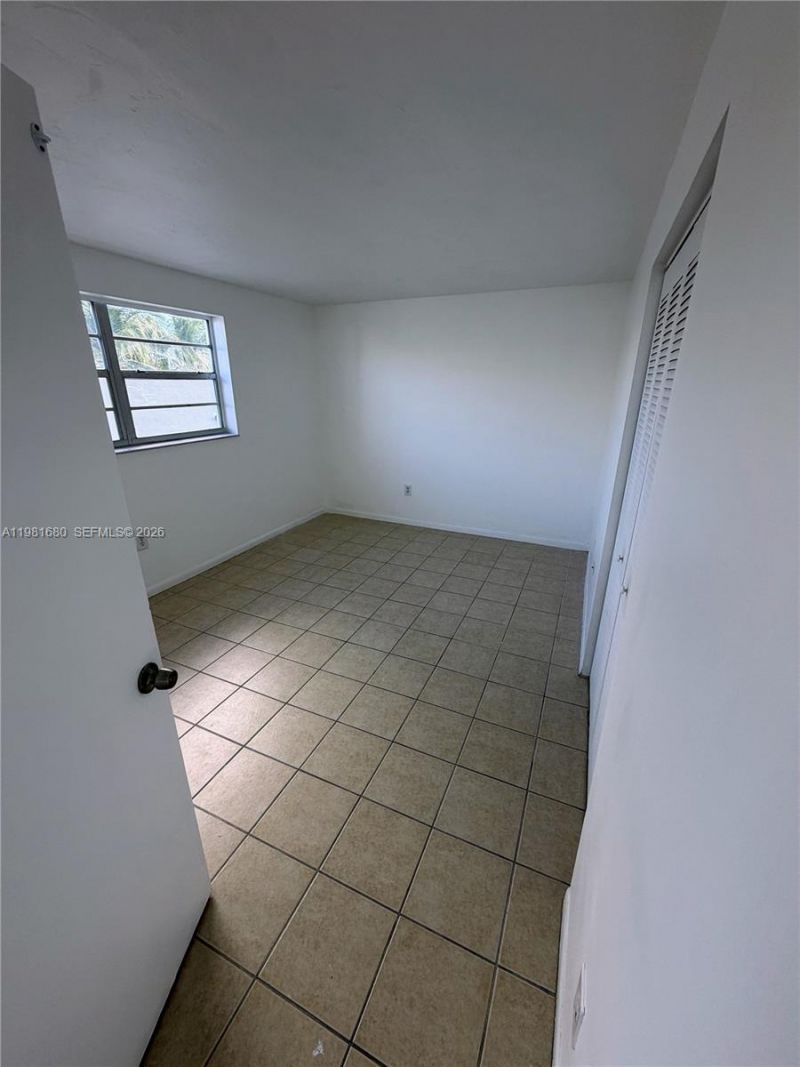 2001 Bay Dr, Unit 204, Miami Beach, FL 33141 Photo