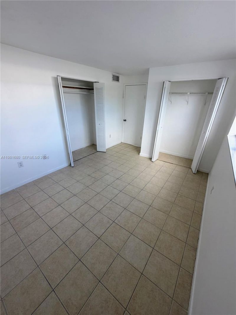 2001 Bay Dr, Unit 204, Miami Beach, FL 33141 Photo