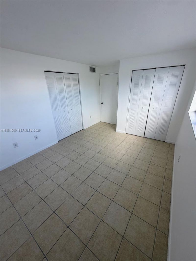 2001 Bay Dr, Unit 204, Miami Beach, FL 33141 Photo