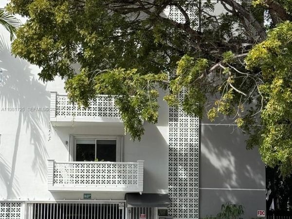 1620 West Ave , Unit 403, Miami Beach, FL 33139