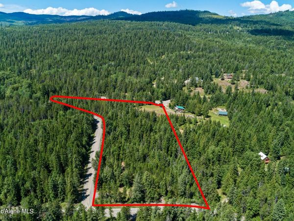 306 Pinewood Ln, Cocolalla, ID 83813