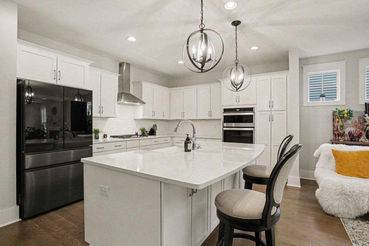 100 Tudor Court Photo 12