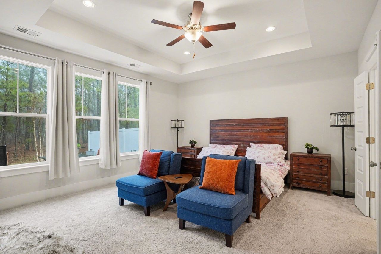 100 Tudor Court Photo 21